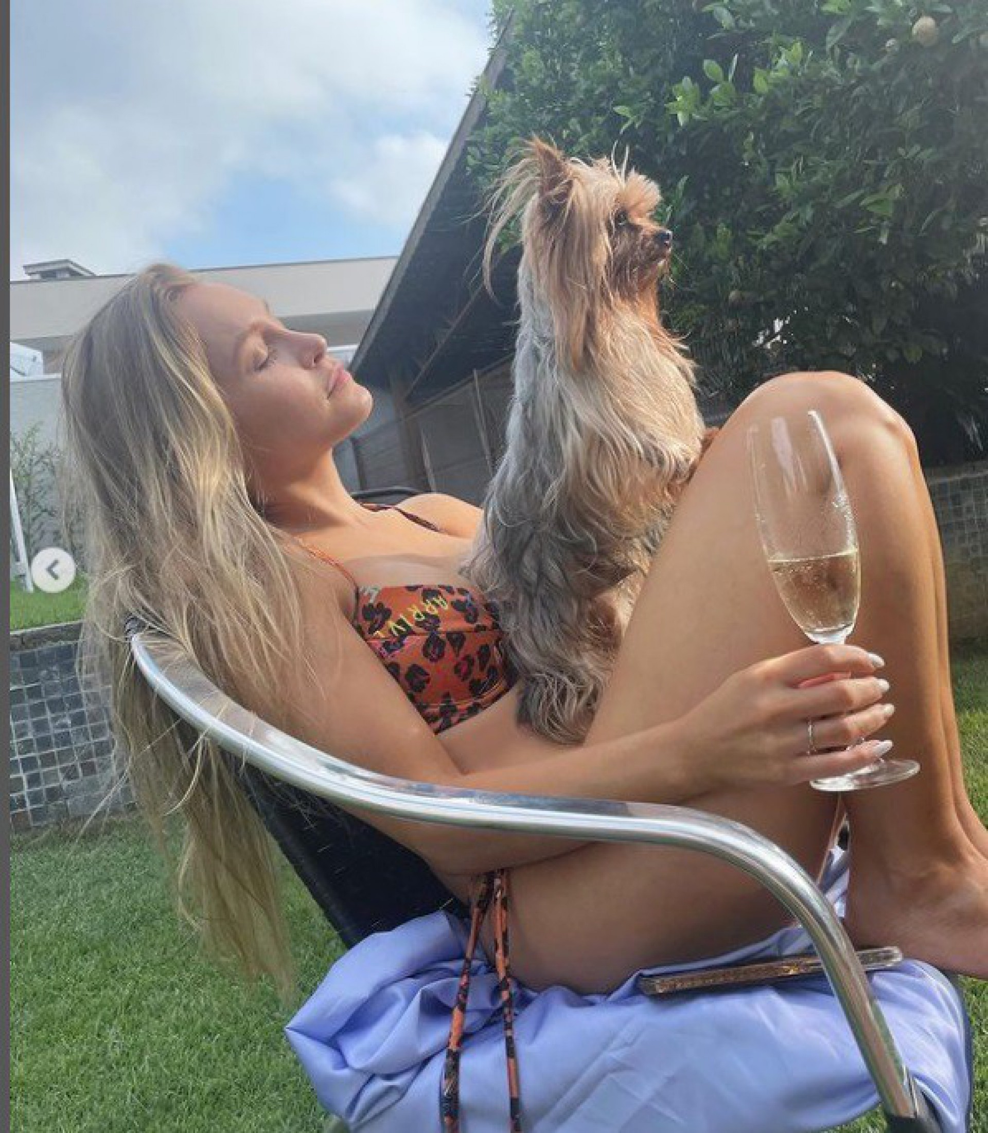 Carla Diaz arranca suspiros dos internautas ao posar de biquíni - reprodução do instagram