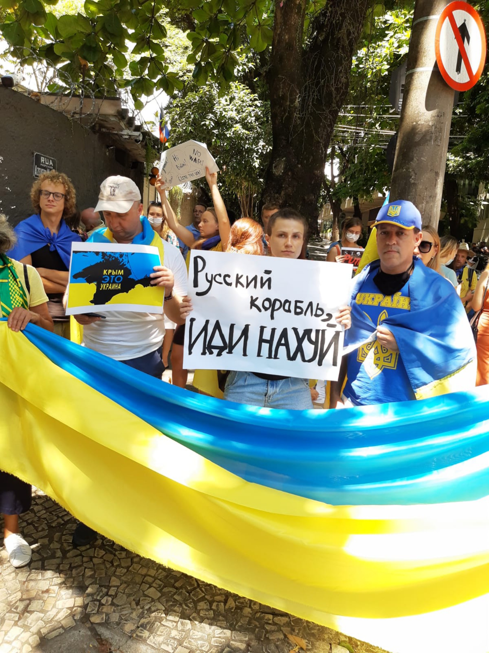 Ato reuniu manifestantes em frente ao consulado da Rússia no Rio

 - Arquivo Pessoal