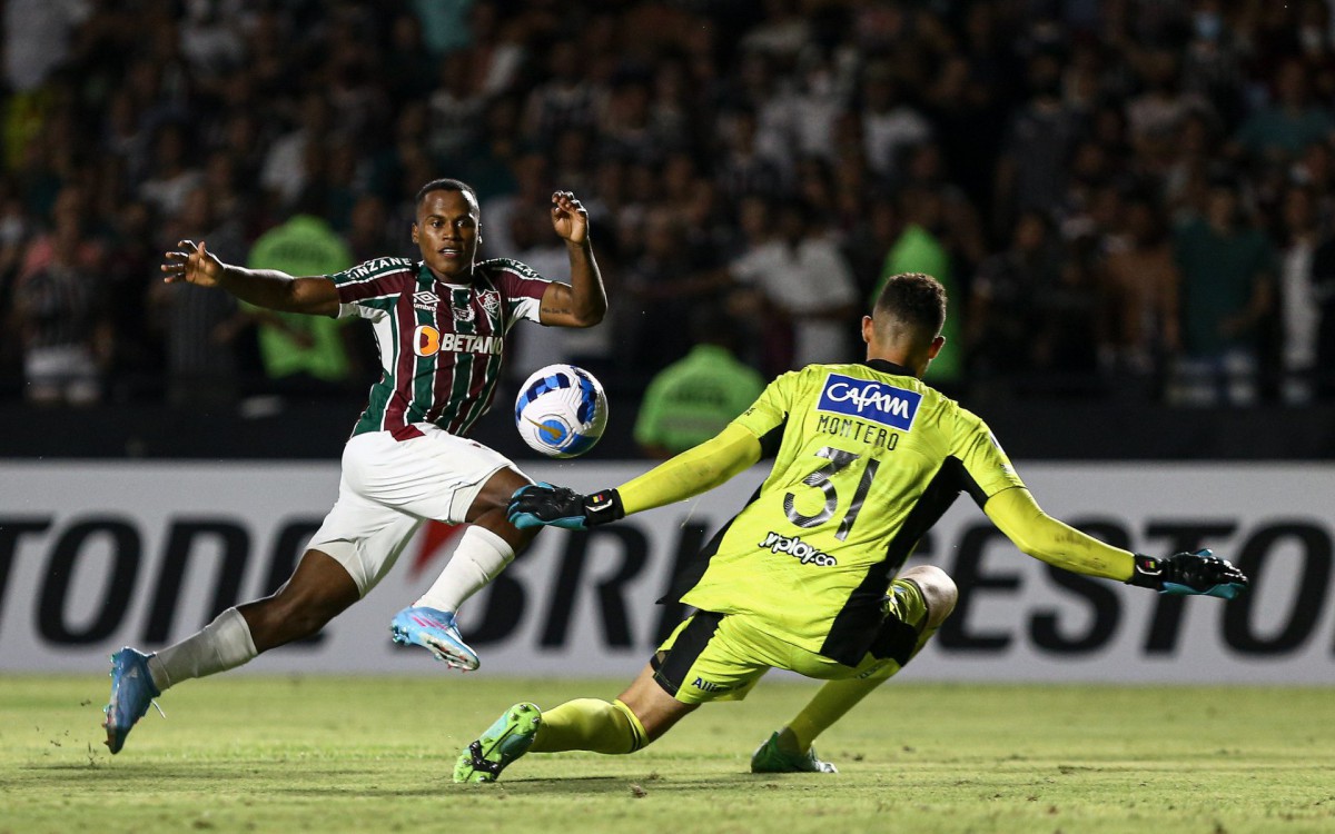 Jhon Arias amplia o placar e classifica o Fluminense