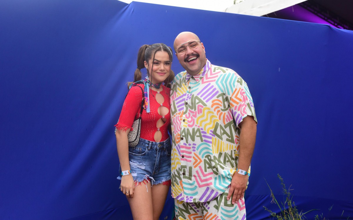 Tiago Abravanel posa com Maisa Silva