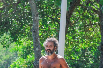 Sem camisa, Marcos Palmeira se exercita na Zona Sul do Rio