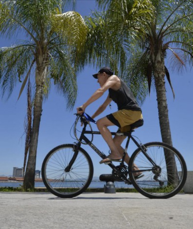 Cariocas e turistas buscaram descanso na Zona Portuária do Rio - Fabio Costa/Agência O Dia
