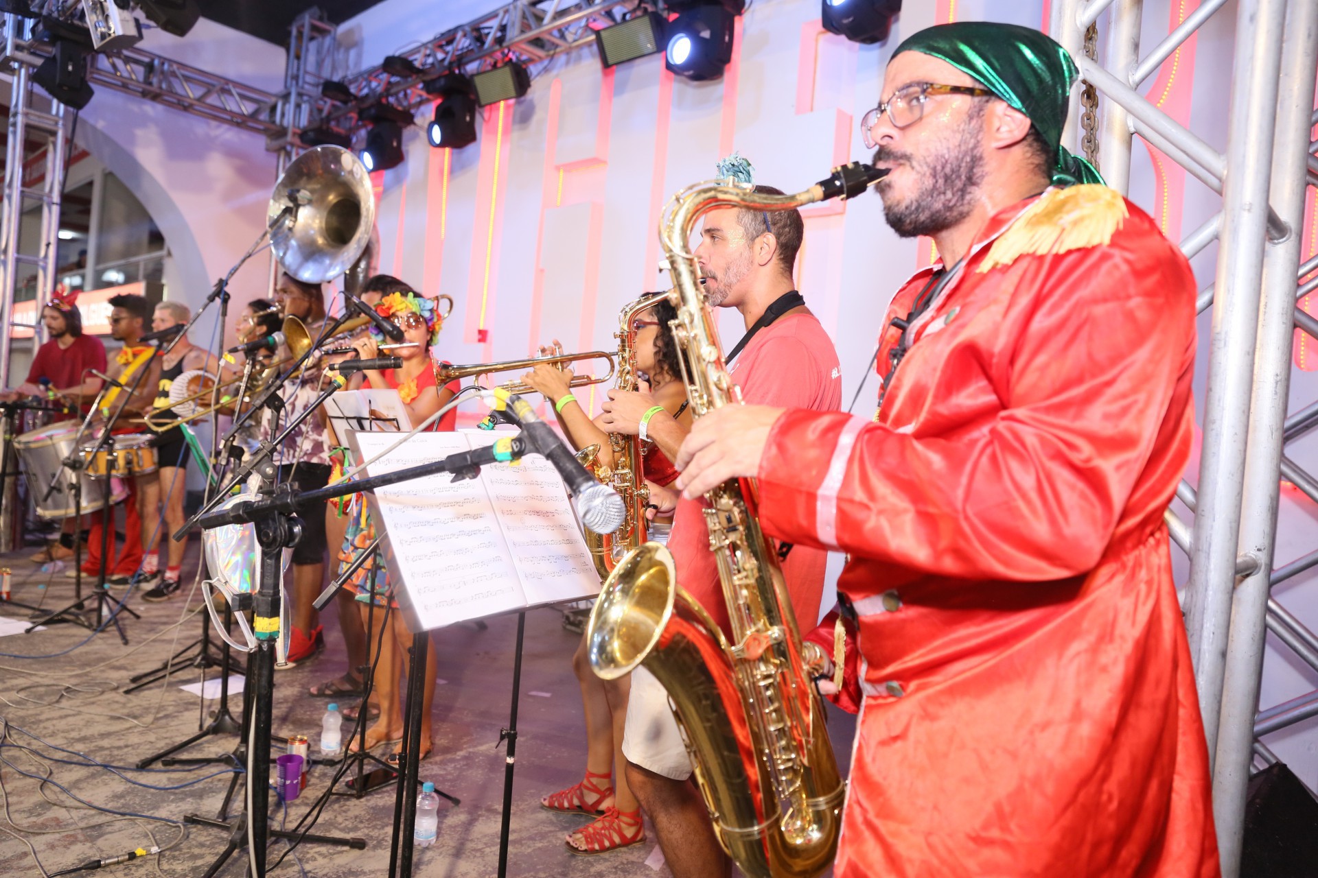 Show do Monobloco na quadra da Acadêmicos do Salgueiro, na Zona Norte do Rio, nesta terça 1/03. - Foto: Anderson Borde