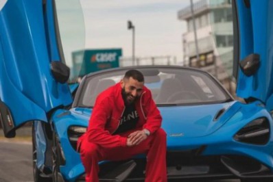 Benzema adquire mais um carro e coleção é avaliada em mais de R$ 50 milhões