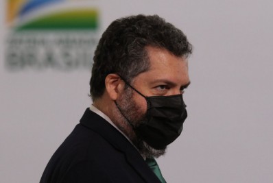 Ex-ministro das Relações Exteriores, Ernesto Araújo, acusa Bolsonaro de espalhar 'desinformação russa'