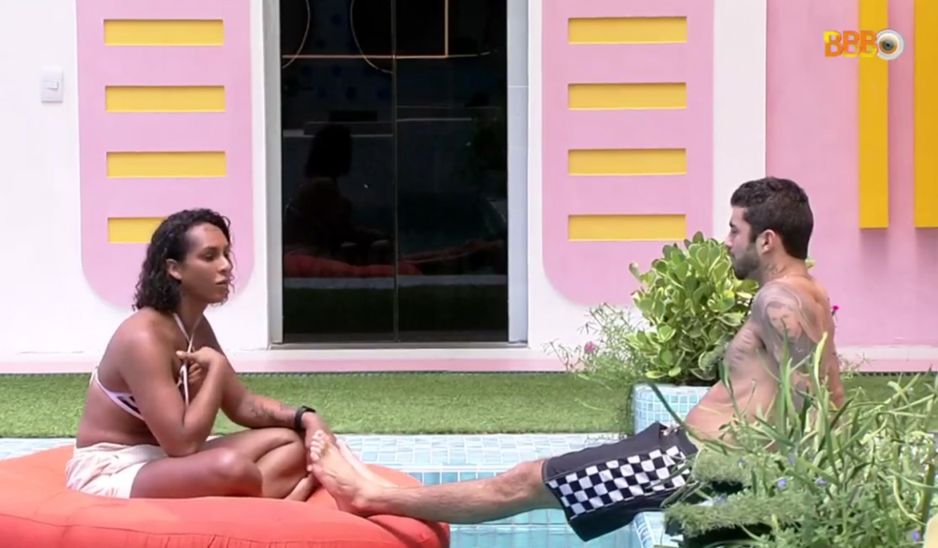 Linn da Quebrada e Pedro Scooby - Reprodução/Globo