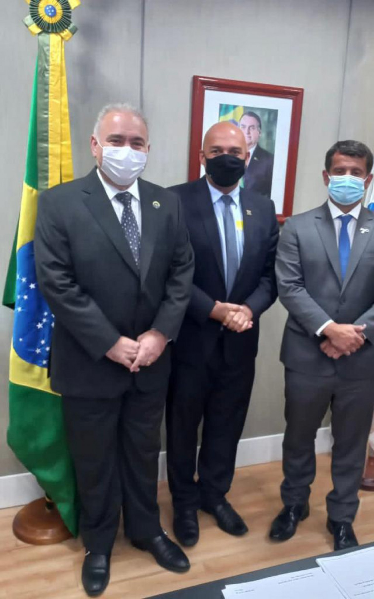 Prefeito aldeense, Fabio do Pastel; ministro da Sa&uacute;de, Marcelo Queiroga e o deputado Dr Luizinho