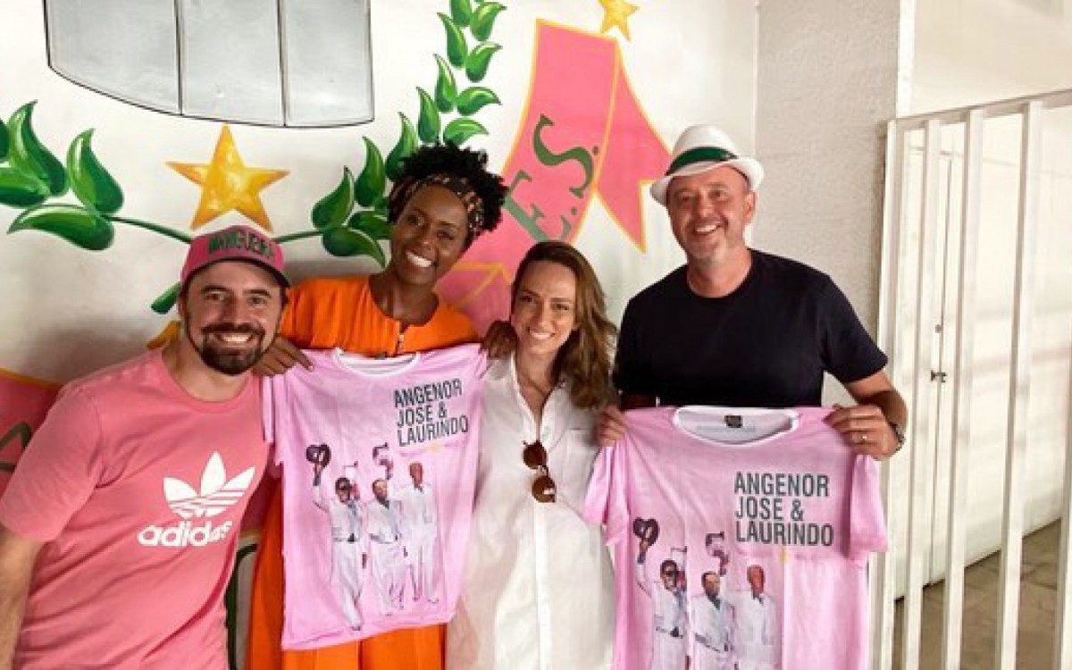 Maju Coutinho e Alex Escobar posam com os coreógrafos da Mangueira, Rodrigo e Priscilla Negri - Reprodução/Instagram