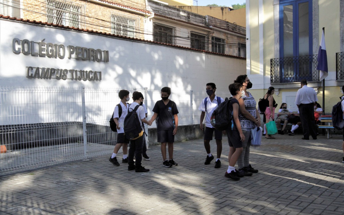Volta as aulas no Colegio Pedro ll de Vila Isabel, nesta quinta feira (03). - Marcos Porto/Agencia O Dia