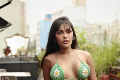 De biquíni de crochê, Flay mostra o corpão em forma e encanta os internautas