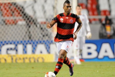 Ex-atleta do Flamengo revela que pode retornar ao futebol brasileiro em 2022