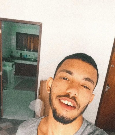 Caio Telles Guimarães, de 20 anos, foi preso por um crime que a família diz que ele não cometeu - Divulgação