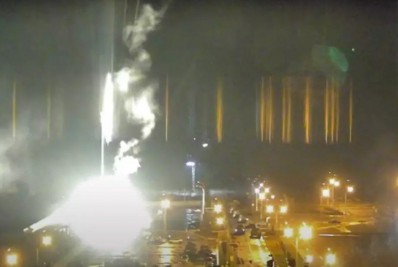 Após incêndio, Rússia assume o controle da maior usina nuclear da Europa