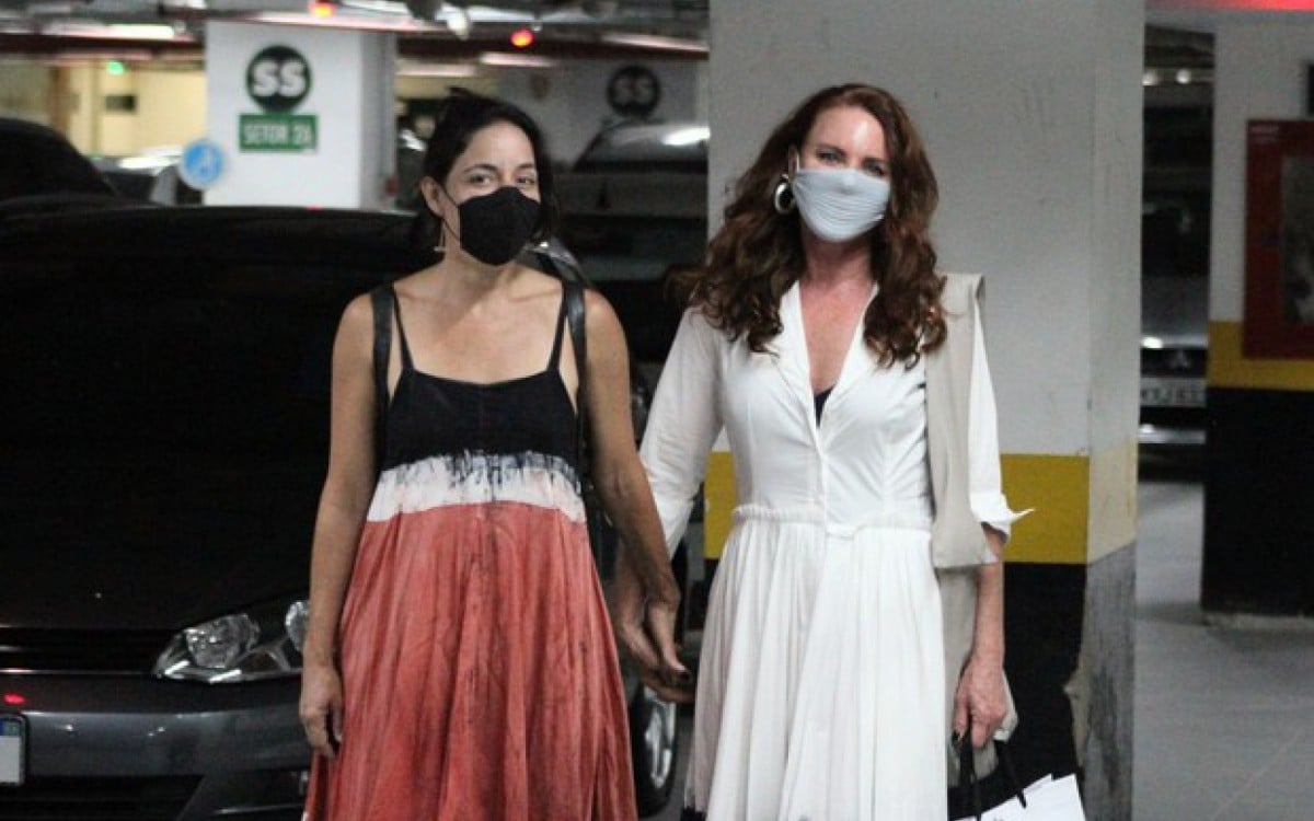 Leilane Neubarth e Gaia Maria passeiam em shopping do Rio - Adão/AgNews