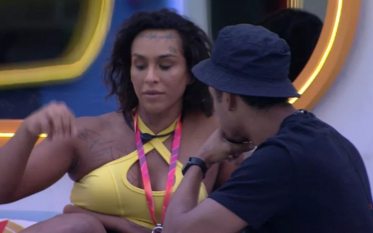 Lina e Paulo André conversam  - Reprodução/Globoplay