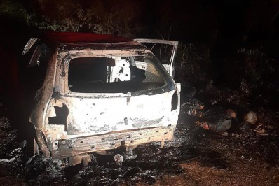 Dois corpos são encontrados num carro em chamas de Cabo Frio