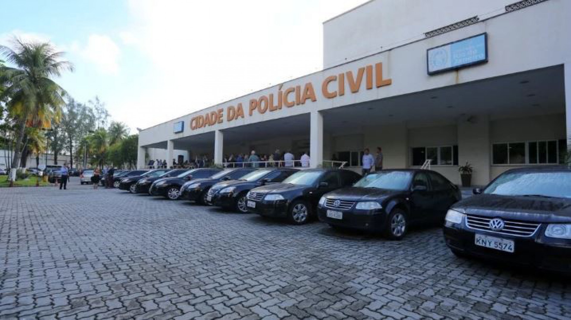 Pol&iacute;cia Civil prende chefe do tr&aacute;fico de drogas na Lapa 
