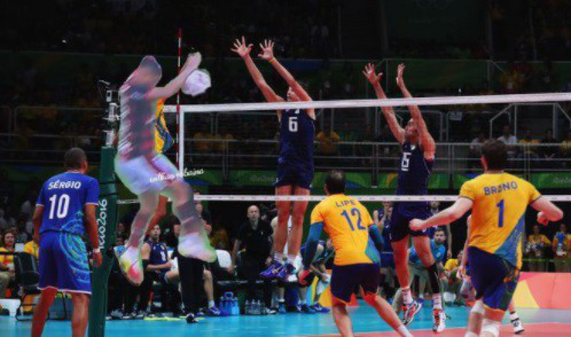 Memes: Torcedores do Vasco se irritam com suposto pênalti ignorado contra o Flamengo - Reprodução