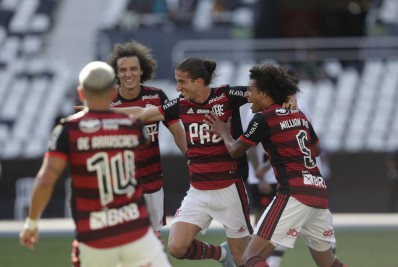 Arrascaeta marca no fim, e Flamengo bate o Vasco no Nilton Santos