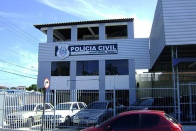 Criança de 7 anos é encontrada morta debaixo da cama; mãe confessa crime