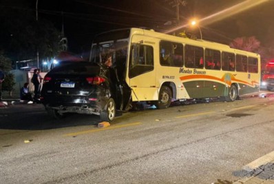 Acidente entre ônibus e carro deixa dois mortos e pelo menos 30 feridos em Búzios
