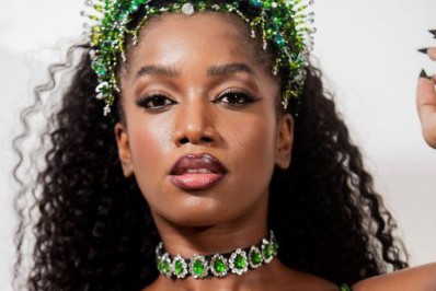 Diagnosticada com Covid-19, Iza lamenta cancelamento de show na quadra da Imperatriz