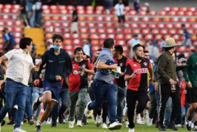 Rodada do Campeonato Mexicano é suspensa, e Federação abre apuração após barbárie