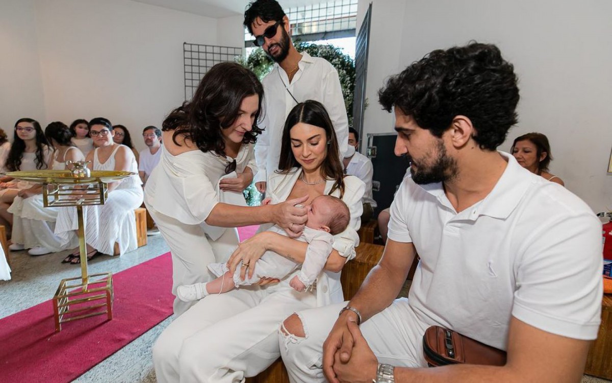 Thaila Ayala e Renato Goés escolheram Fiorella Mattheis e André Nicolau como padrinhos do filho
