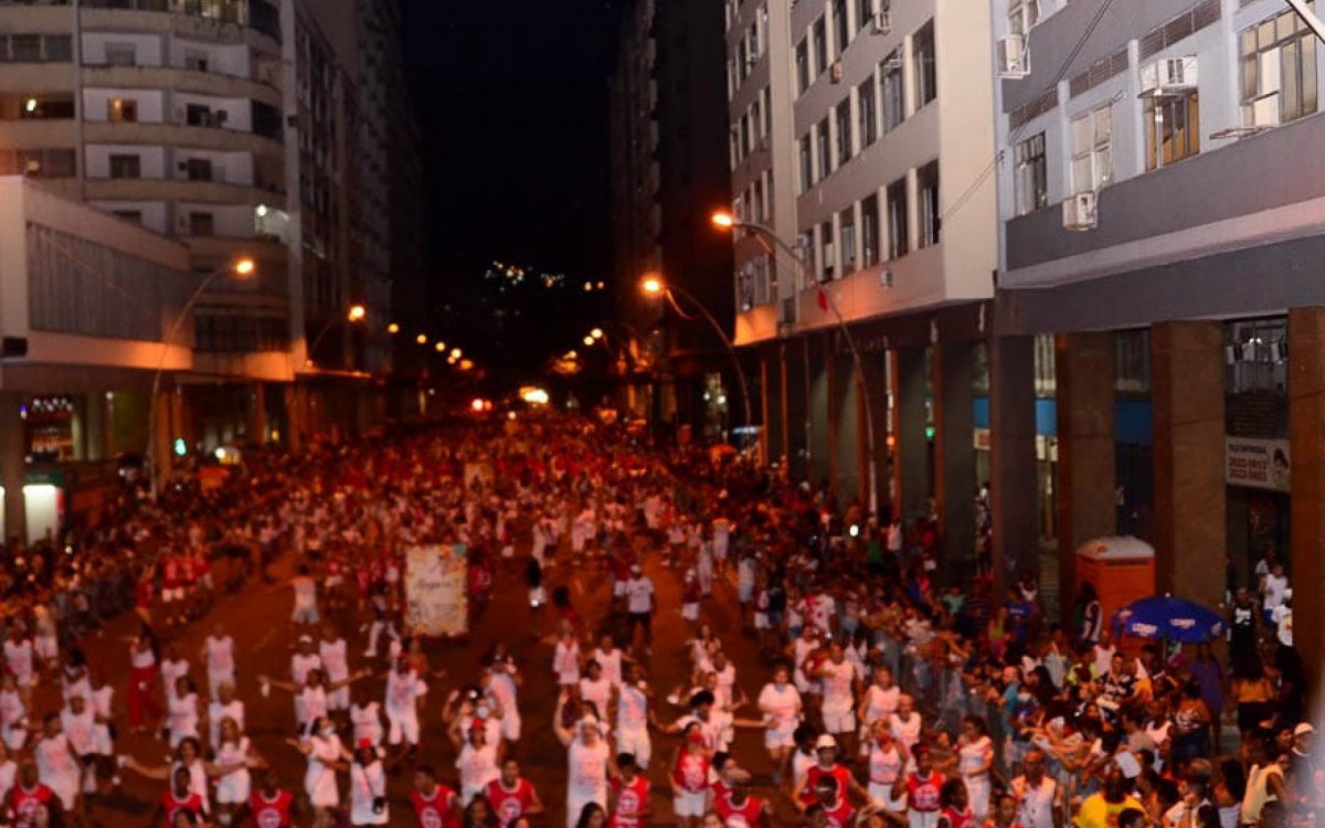 Ensaio de rua da Unidos da Viradouro