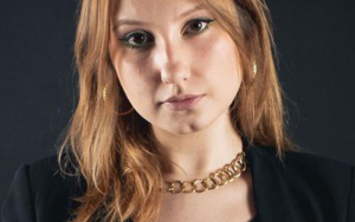 Nicolle Merhy - a gamer Cherry Gummns 