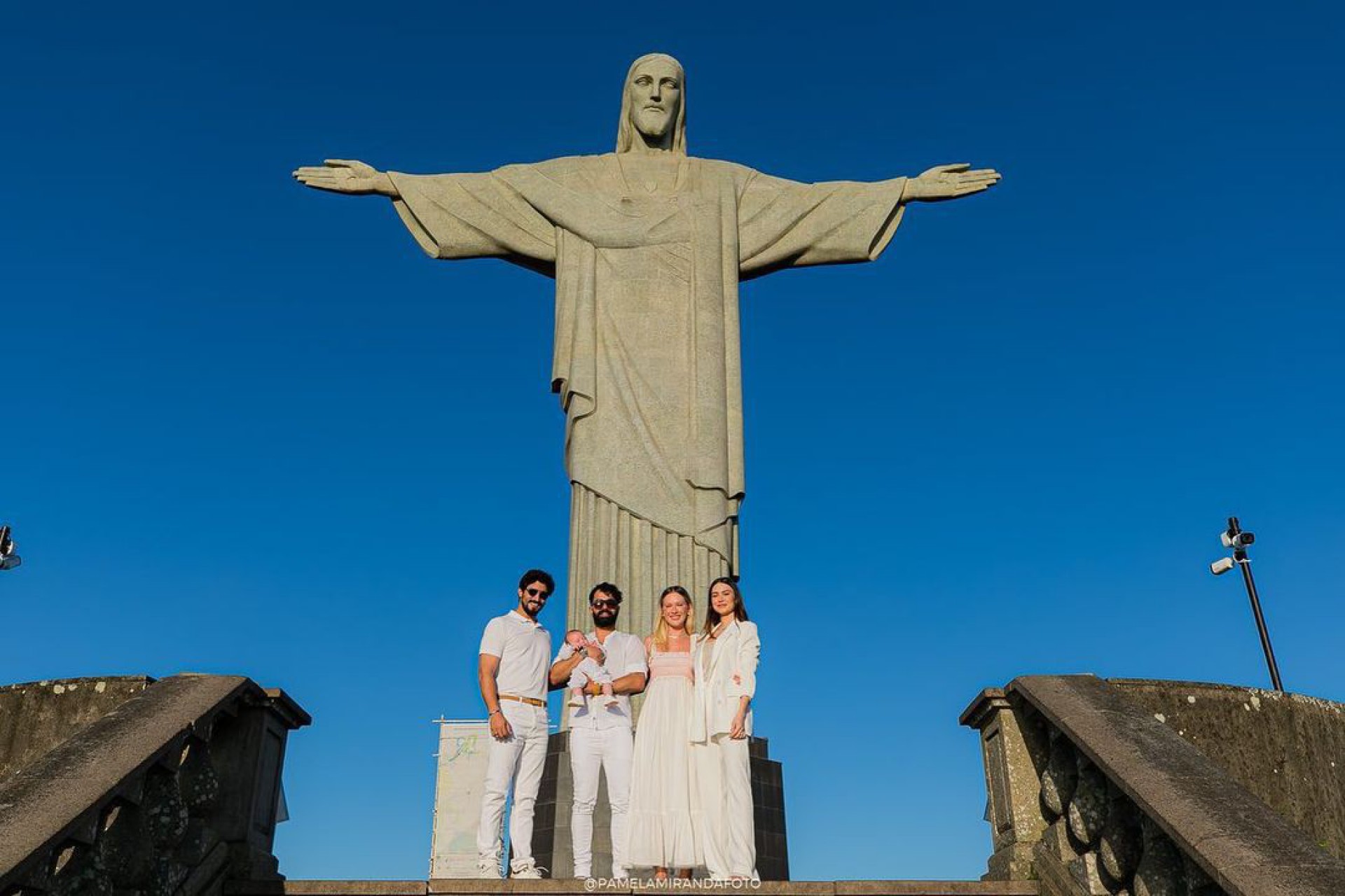 Thaila Ayala e Renato Goés escolheram Fiorella Mattheis e André Nicolau como padrinhos do filho - Reprodução/Pamela Miranda