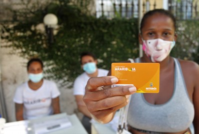 Prefeitura entrega os novos cartões da Moeda Social Arariboia