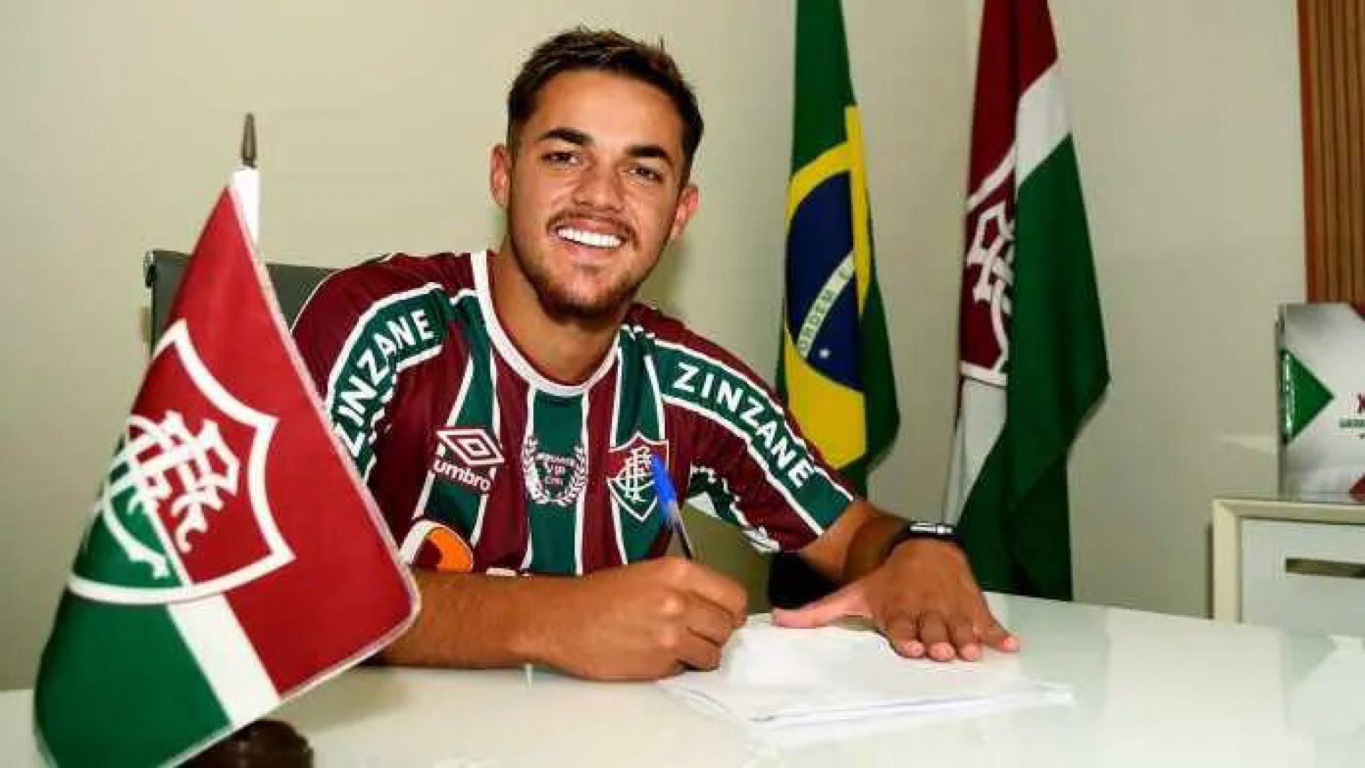 Meia João Pedro assina com o Fluminense - Foto: Mailson Santana/Fluminense FC