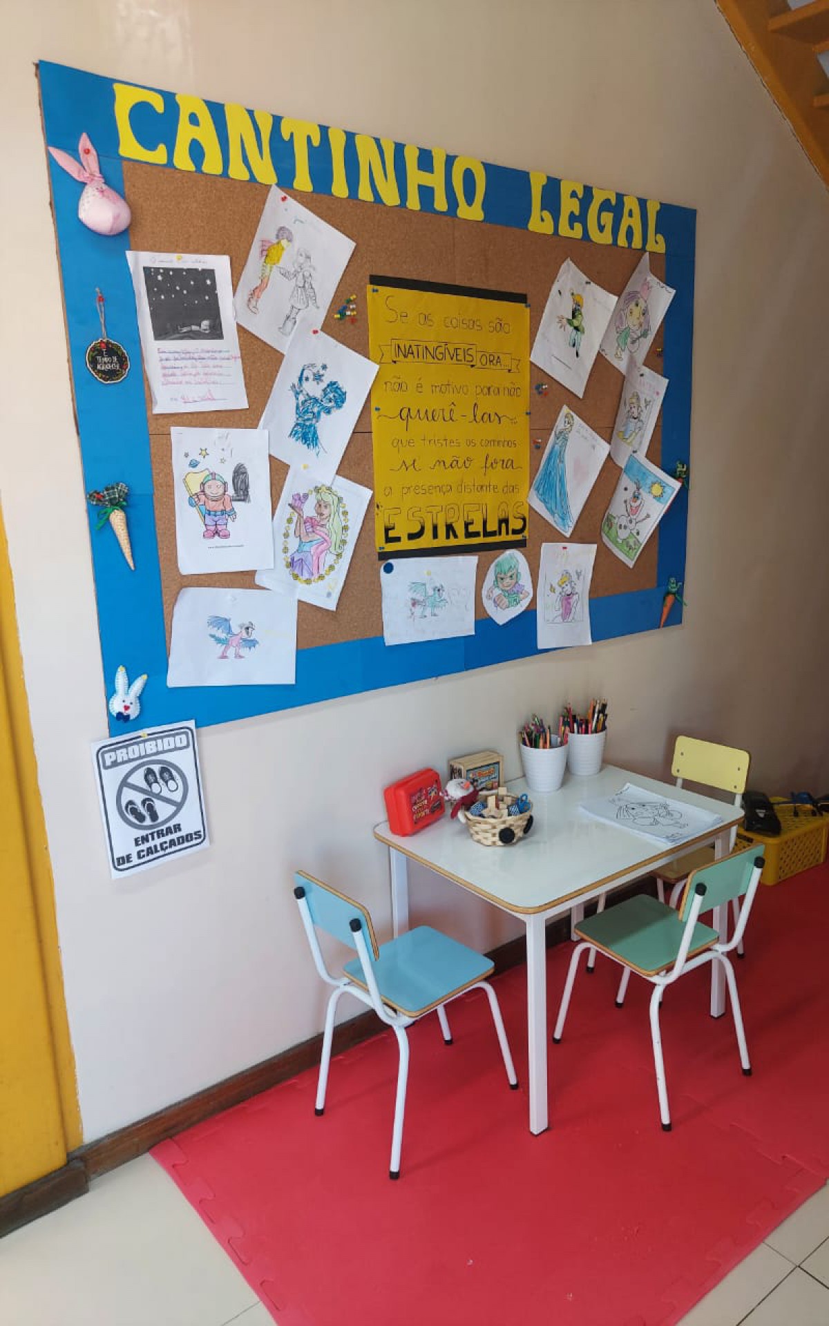 Espa&ccedil;o recreativo destinado &agrave;s crian&ccedil;as, enquanto as m&atilde;es v&atilde;o prestar depoimento