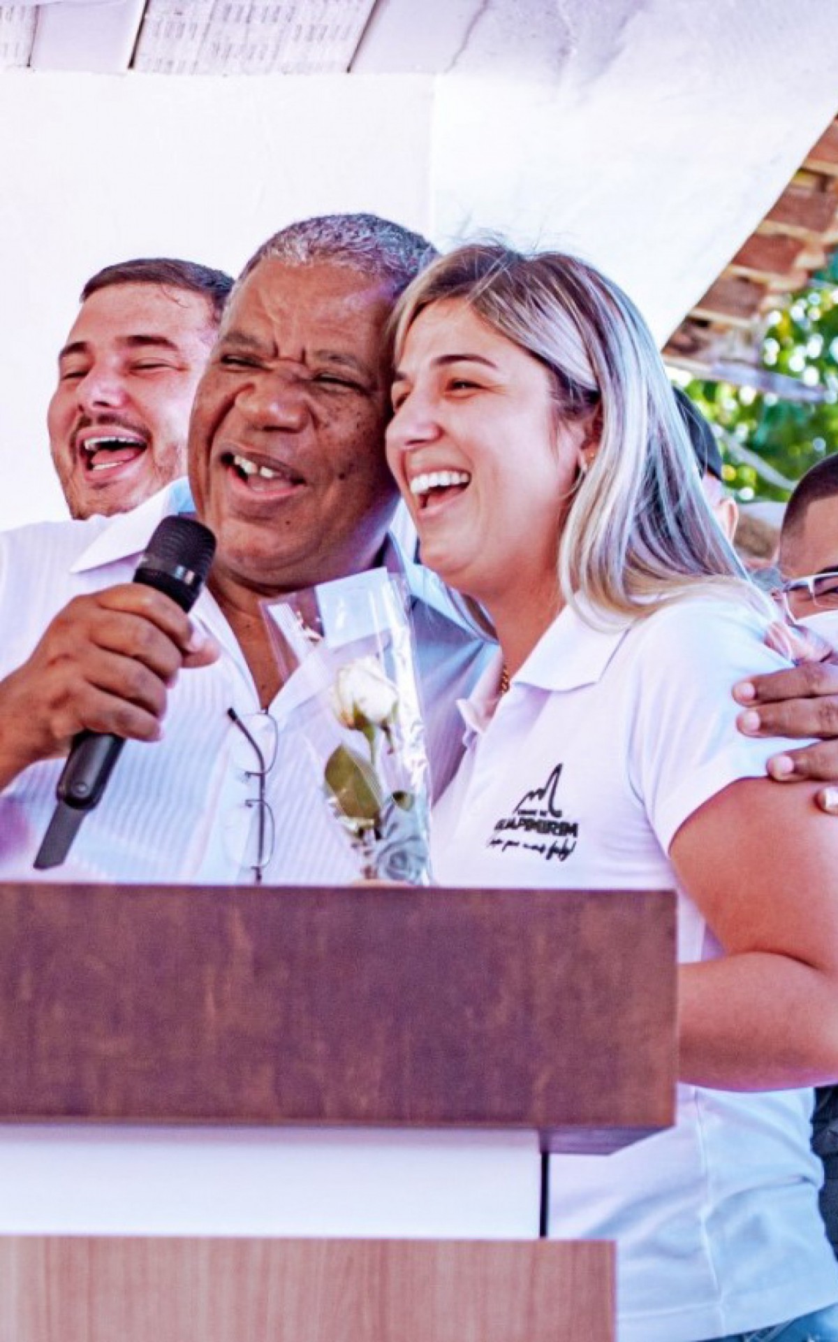 O vice-prefeito Natal&iacute;cio da Farm&aacute;cia discursa para o p&uacute;blico presente sobre a import&acirc;ncia do programa