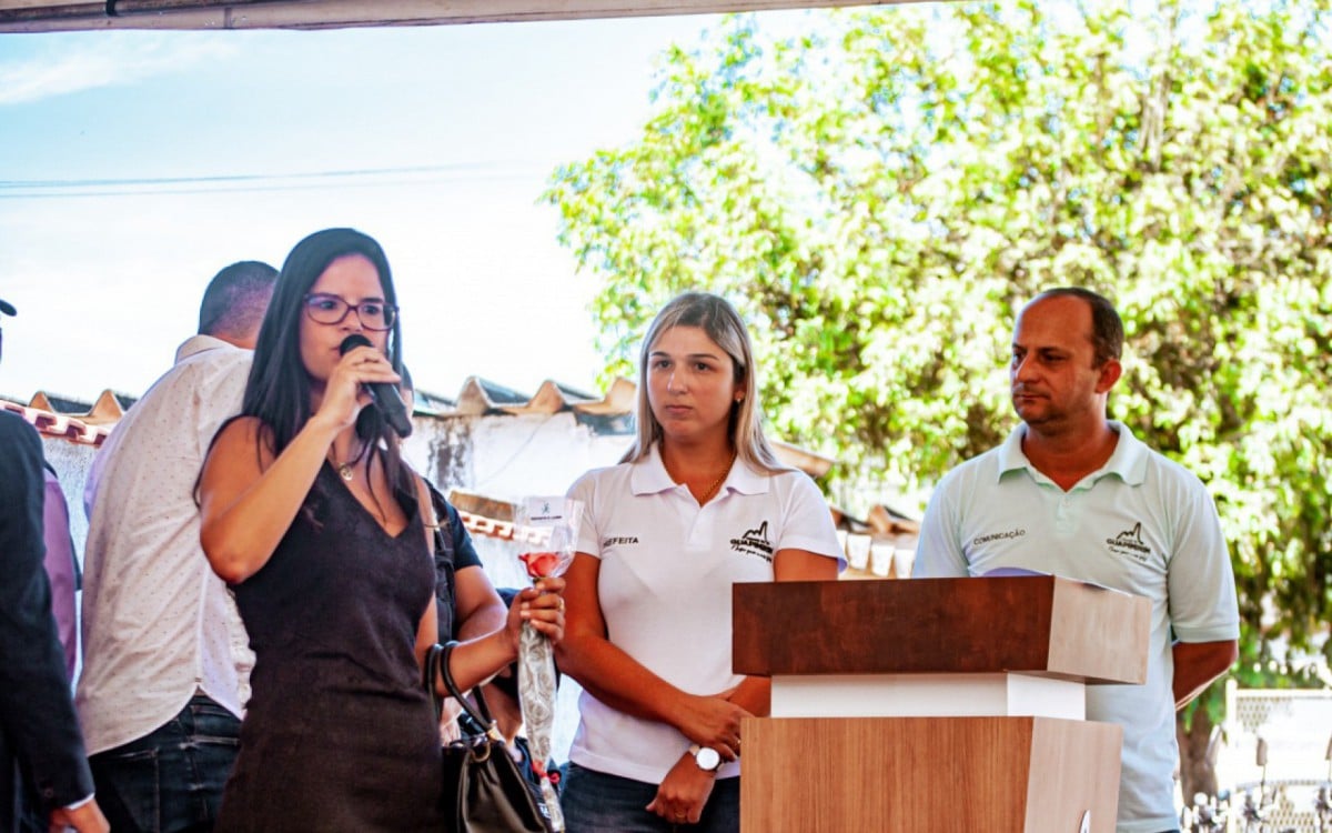 Da esquerda para a direita: a juíza Rafaela de Freitas, a prefeita Marina Rocha e o secretário municipal de Comunicação, Richard Équel - Secom PMG - Imagem cedida ao O Dia