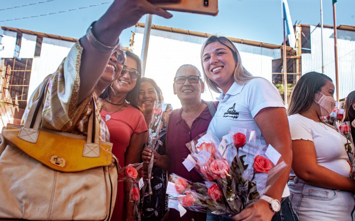 Vale uma "selfie" para registrar esse momento importante