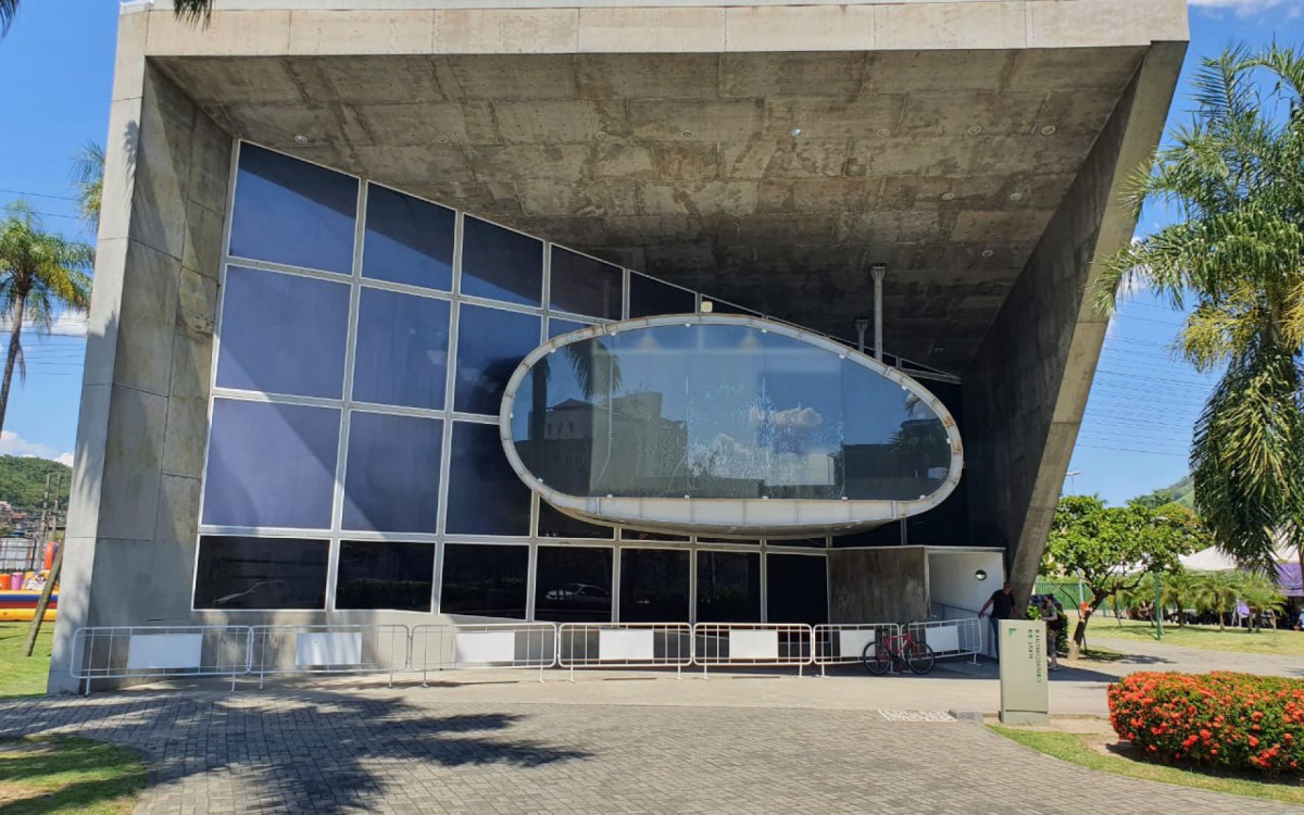 Inscri&ccedil;&otilde;es presenciais para os cursos das Naves do Conhecimento acontecem somente nas naves do Engenh&atilde;o, Madureira e Nova Bras&iacute;lia, na Zona Norte