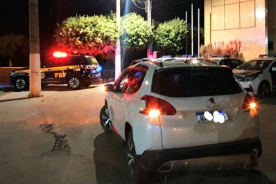 Pegeout roubado é recuperado em frente a estacionamento próximo da BR-356 por equipe da PRF