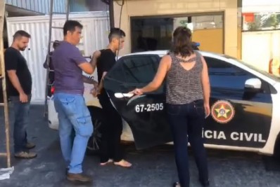 Homem que matou mãe a facadas é preso em motel na Zona Oeste