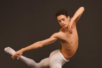 Bailarino cabo-friense do Bolshoi se demite por conta da guerra entre Rússia e Ucrânia