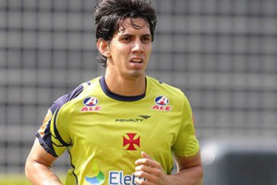 Ex-zagueiro do Vasco é anunciado por clube da Série B após período de inatividade