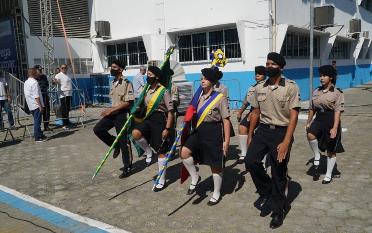 Cerimônia marca início das aulas no Colégio da PM de Duque de Caxias