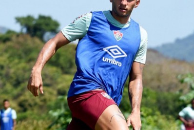 Lateral se despede do Fluminense e agradece período no clube: 'Foram dias gigantes'