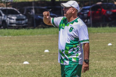 Ritmo em campo! Time do Império Serrano começa preparação para a Série C do Carioca