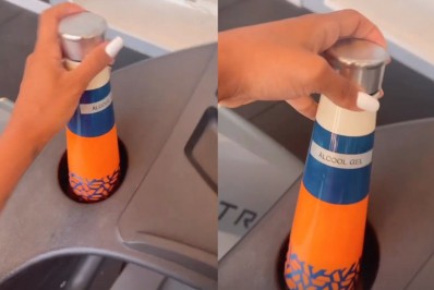 Brunna Gonçalves exibe lembrança que trouxe do 'BBB 22'