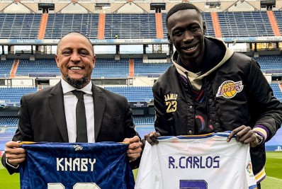 Khaby Lame é convidado pelo Real Madrid para conhecer Santiago Bernabéu com Roberto Carlos