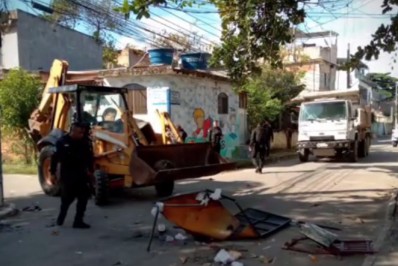 PM retira barricadas erguidas por traficantes nos bairros Engenheiro Belford, Centro e São Matheus