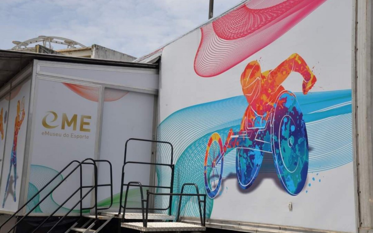 Acessibilidade: audiodescri&ccedil;&atilde;o, libras e rampas para cadeirantes