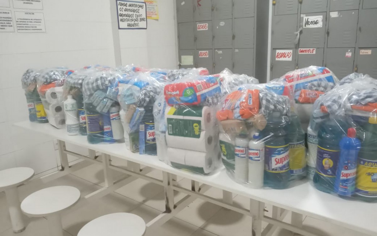 Bombeiros militares de Volta Redonda se uniram para enviar doa&ccedil;&otilde;es &agrave;s fam&iacute;lias que perderam tudo em Petr&oacute;polis  - Divulga&ccedil;&atilde;o